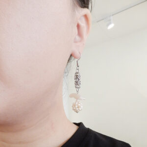 不鏽鋼創作-珍珠繡球耳環-$1380